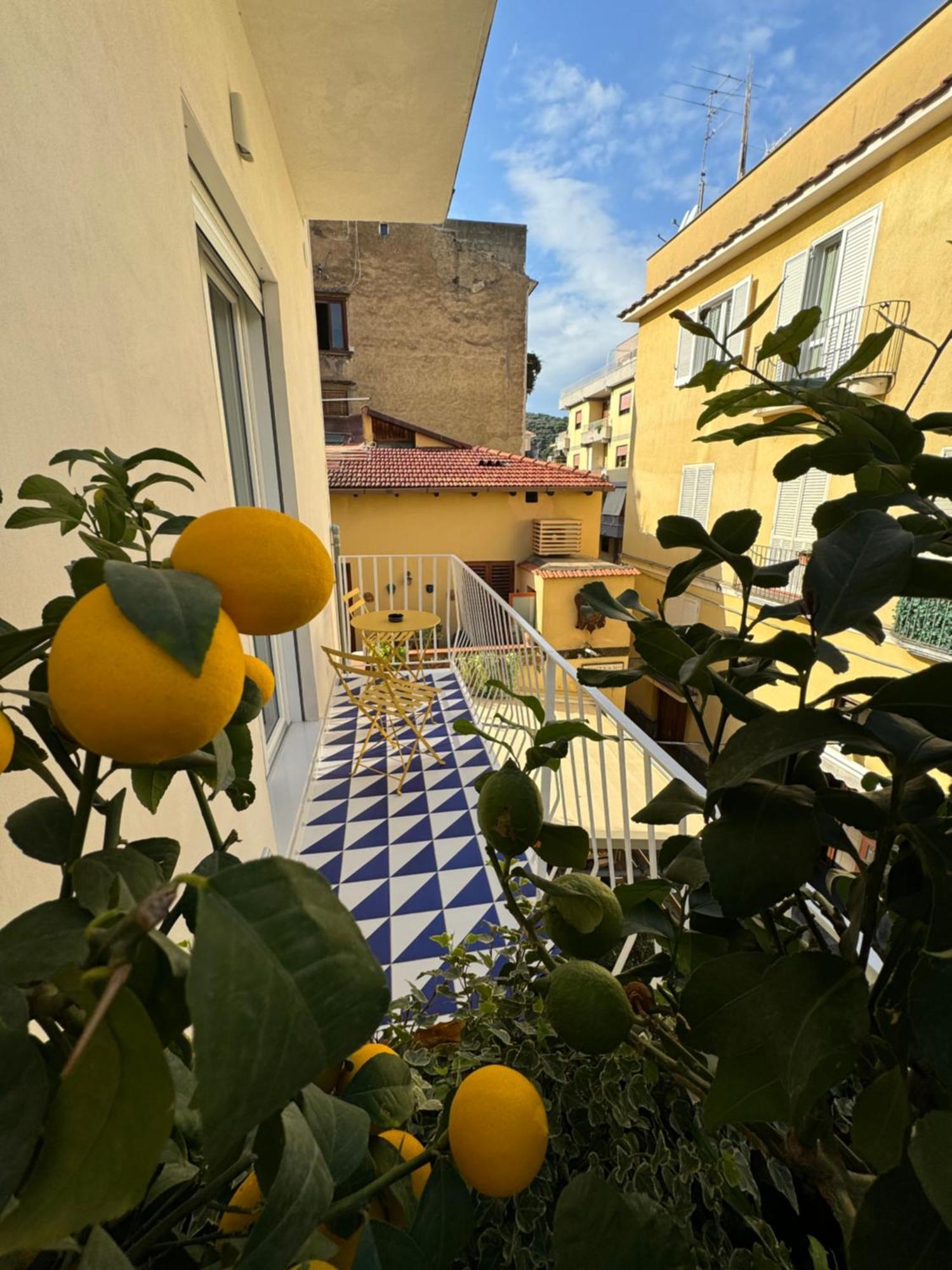 Casa Di Napoli - Sorrento Bed & Breakfast Bagian luar foto