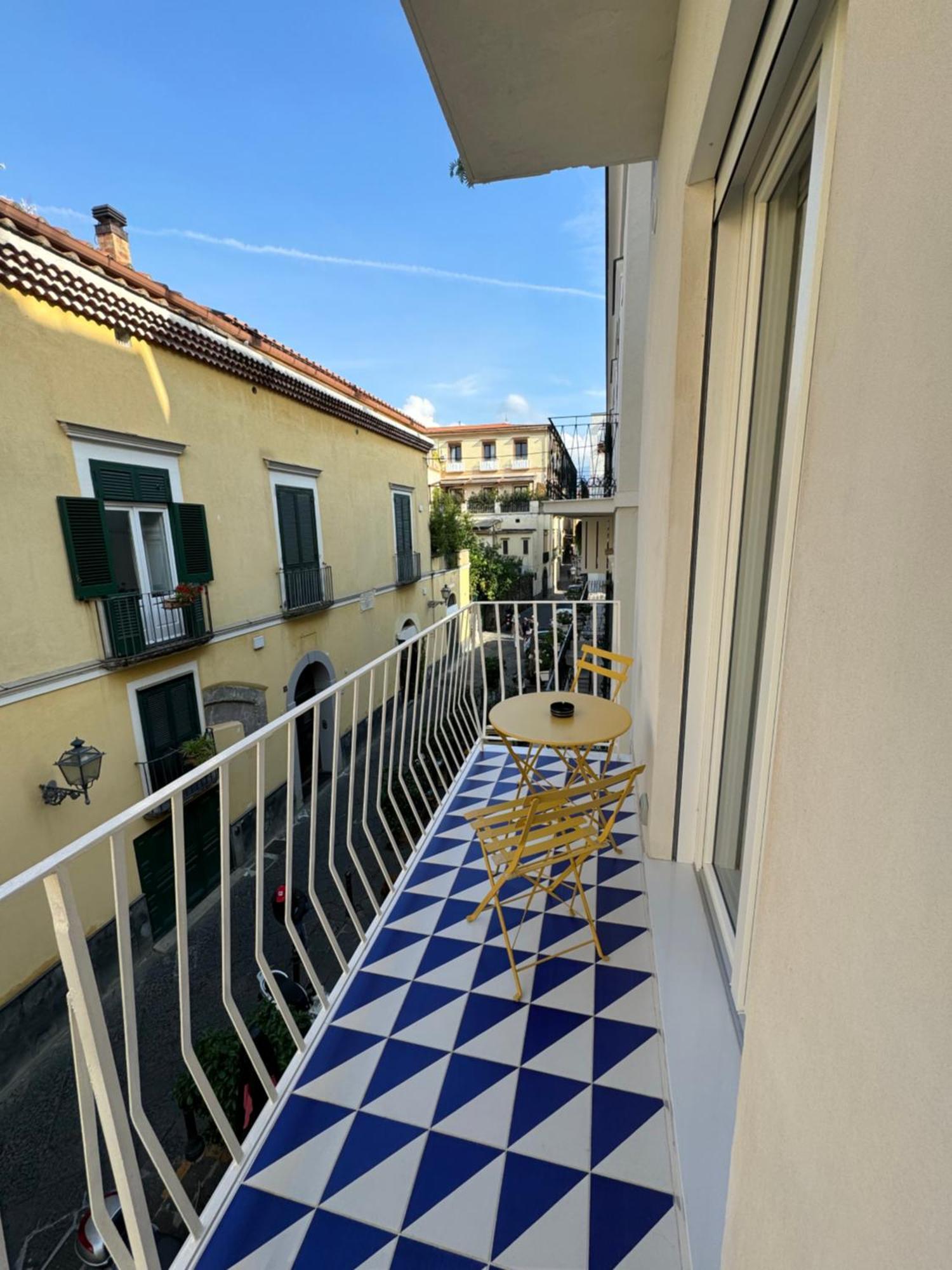 Casa Di Napoli - Sorrento Bed & Breakfast Bagian luar foto